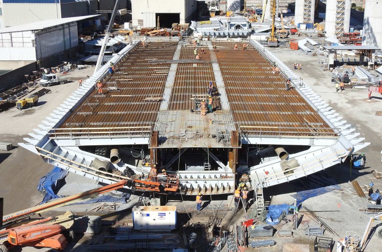 Genoas new bridge under construction