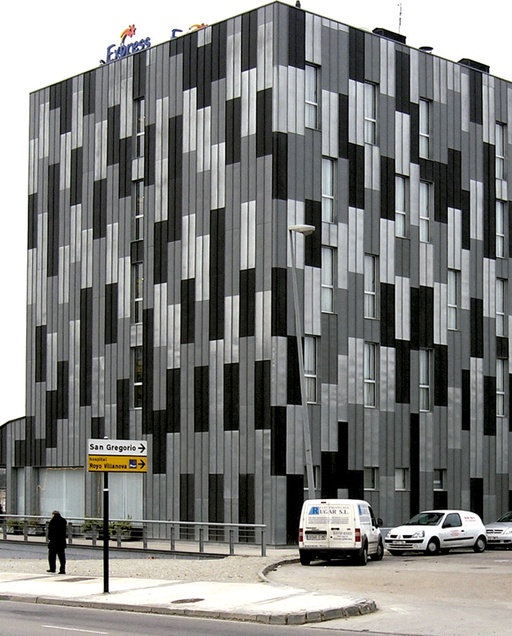 Hotel Express Holiday Inn