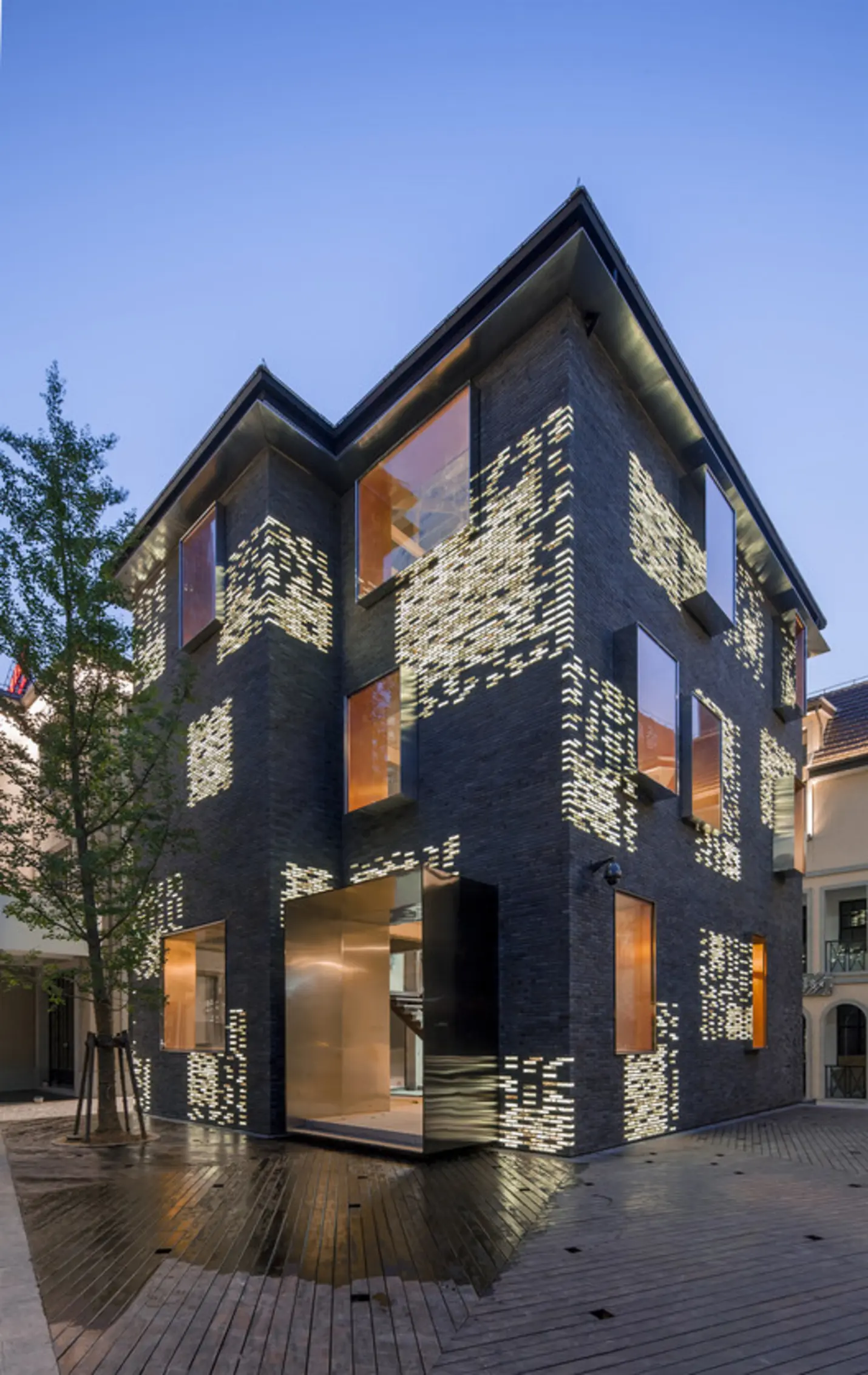 Façade Renovation for No. 8 Building, Xuhui, China