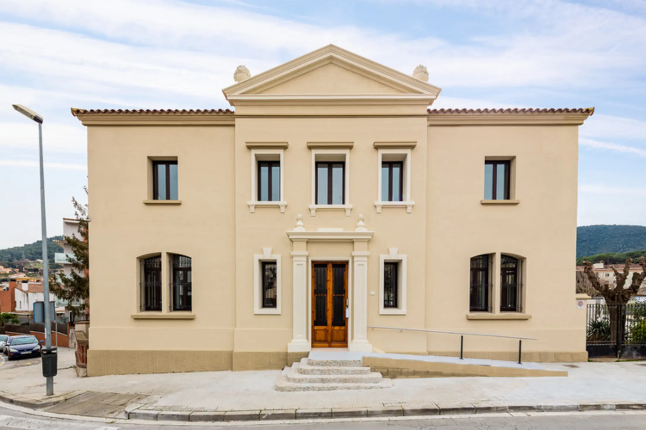Building of Pintor Mir, Montornès Del Vallès, Spain