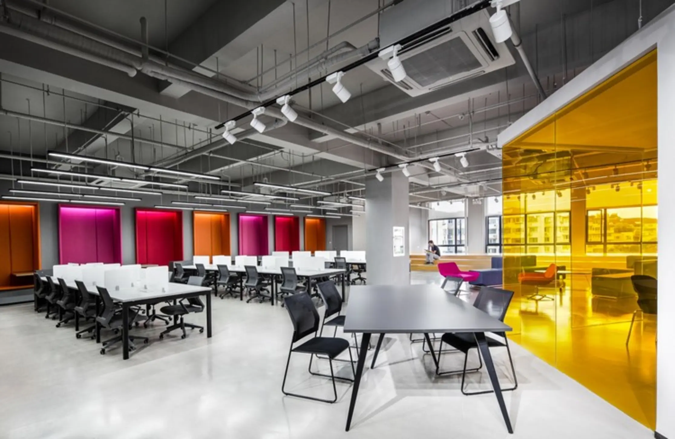Shanghai Sunrise Polymer Material Office by CCDI GW Design — Shanghai, China