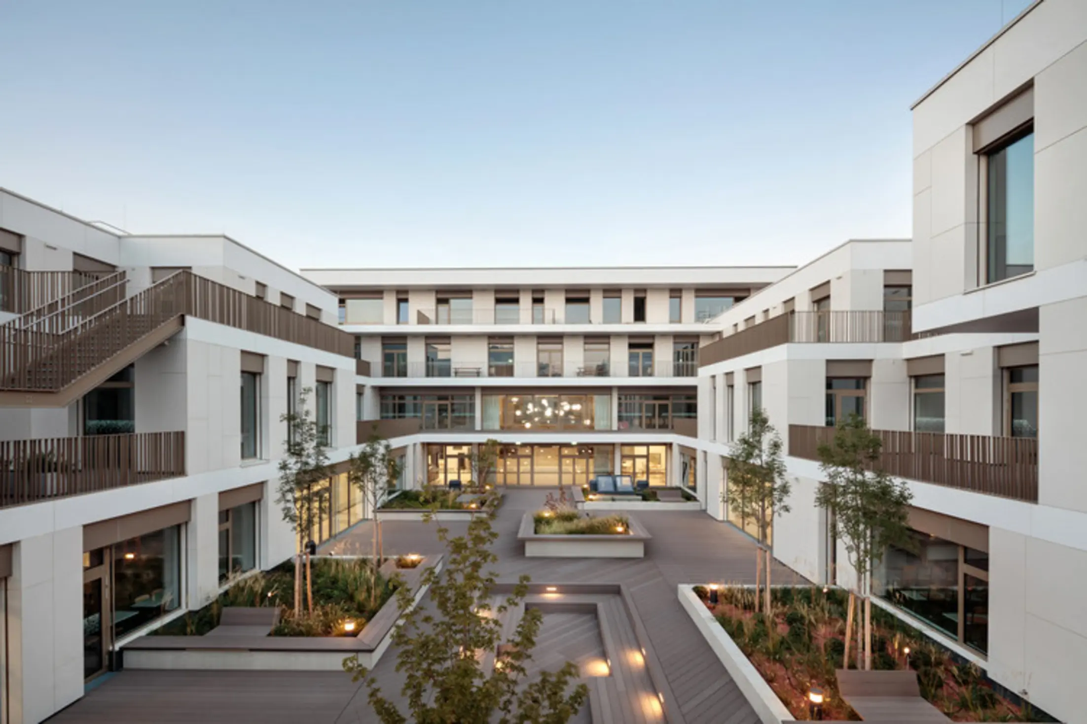 Vienna West High School, Viena