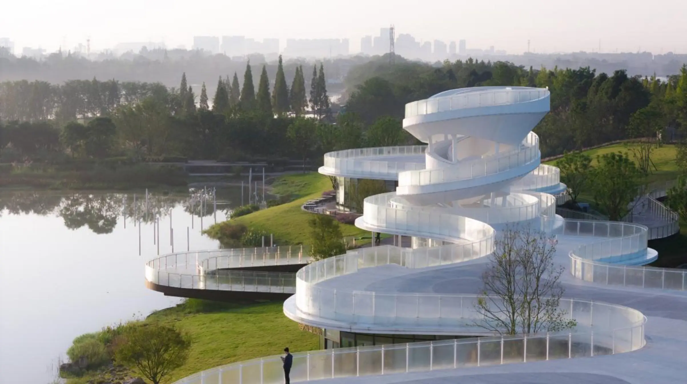 Commercial service center at Lujiatan Wetland Park, Chengdu