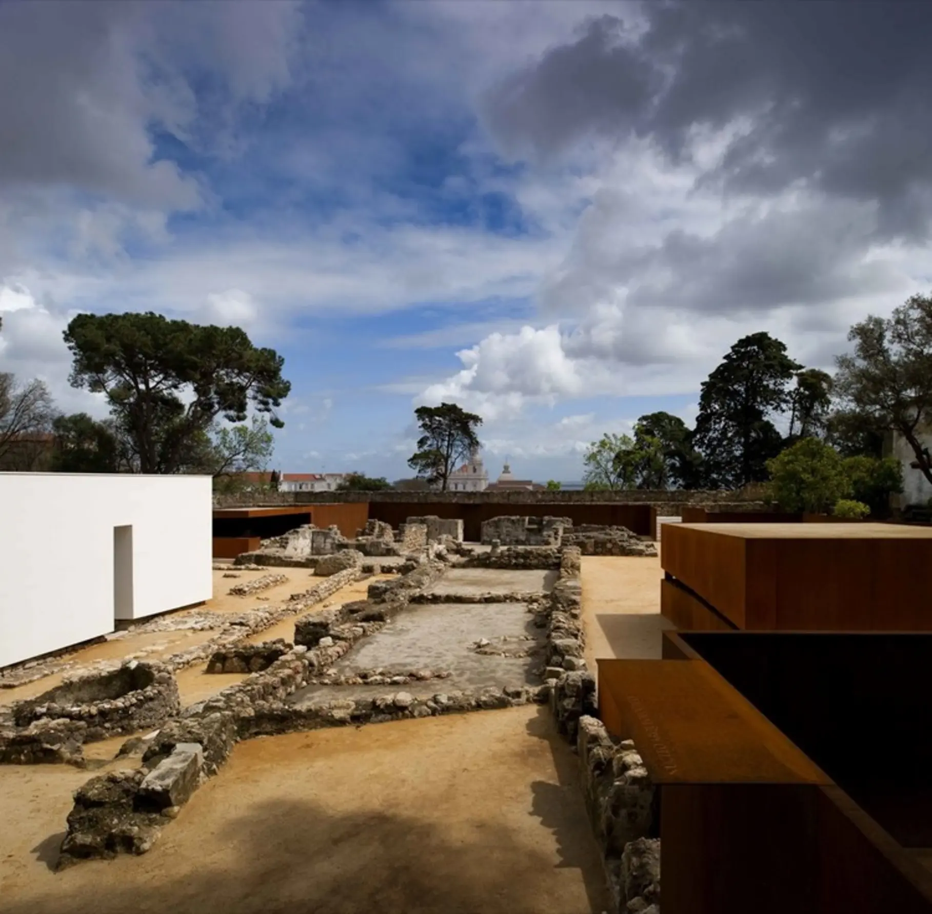 Musealization of the Archaeological Site of Praça Nova of São Jorge Castle, Portugal