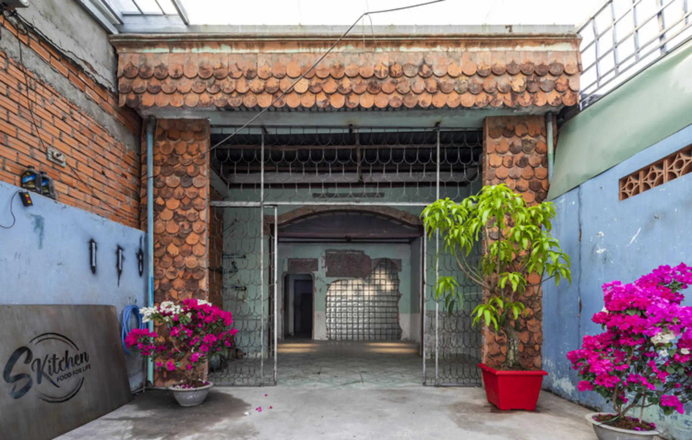 The Undecided Place, Vietnam