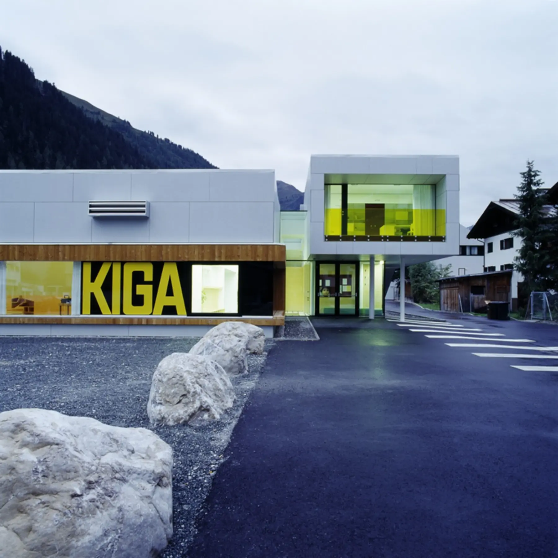KIGA, Austria