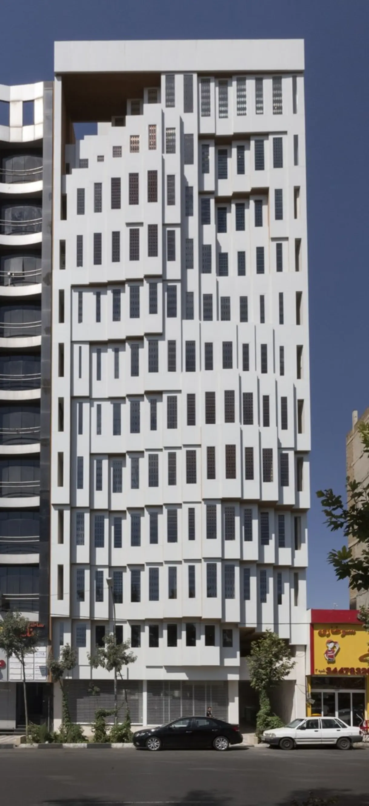 Valiahdi Office and Commercial Building, Karaj, Iran