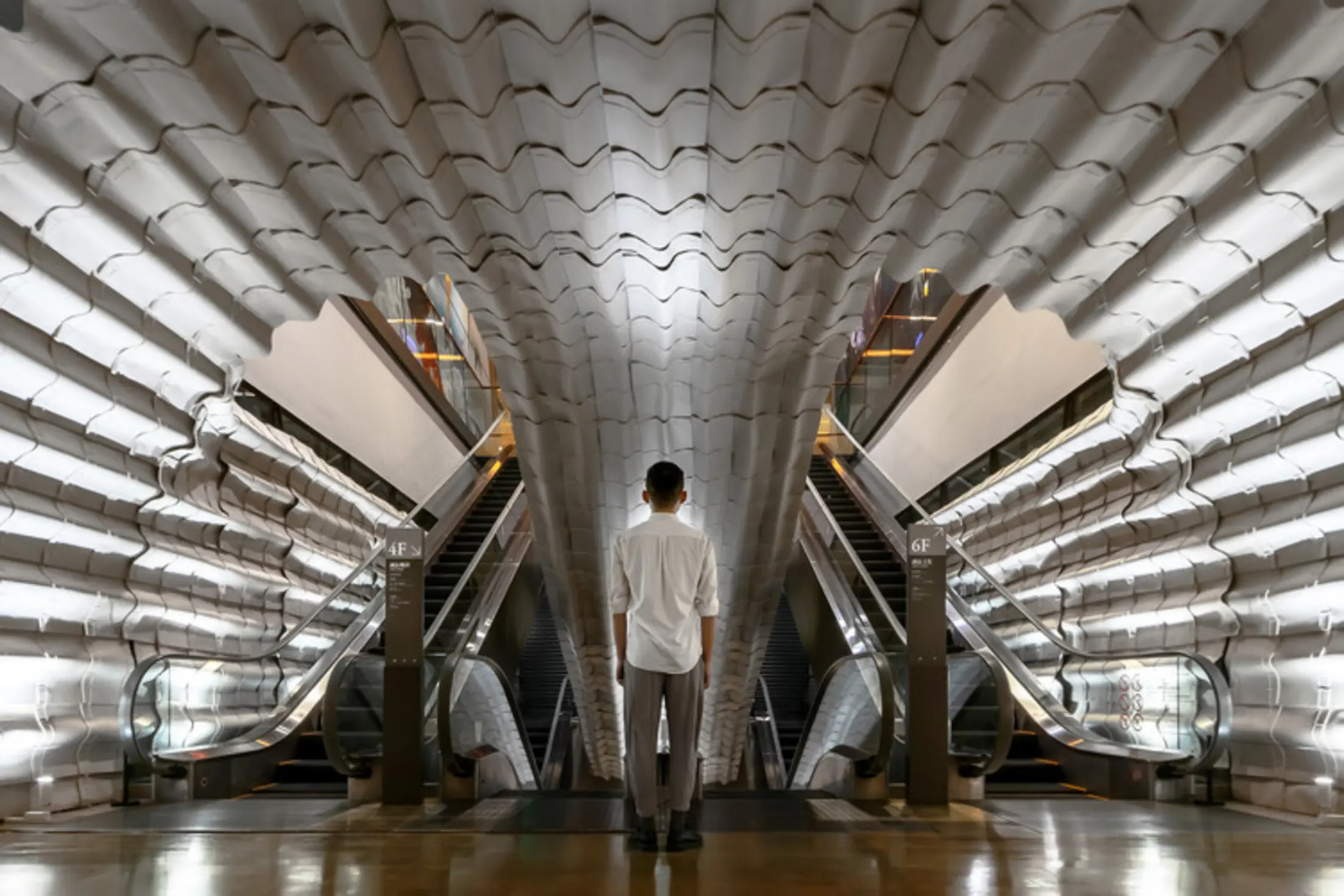 Reading a Bridge, China