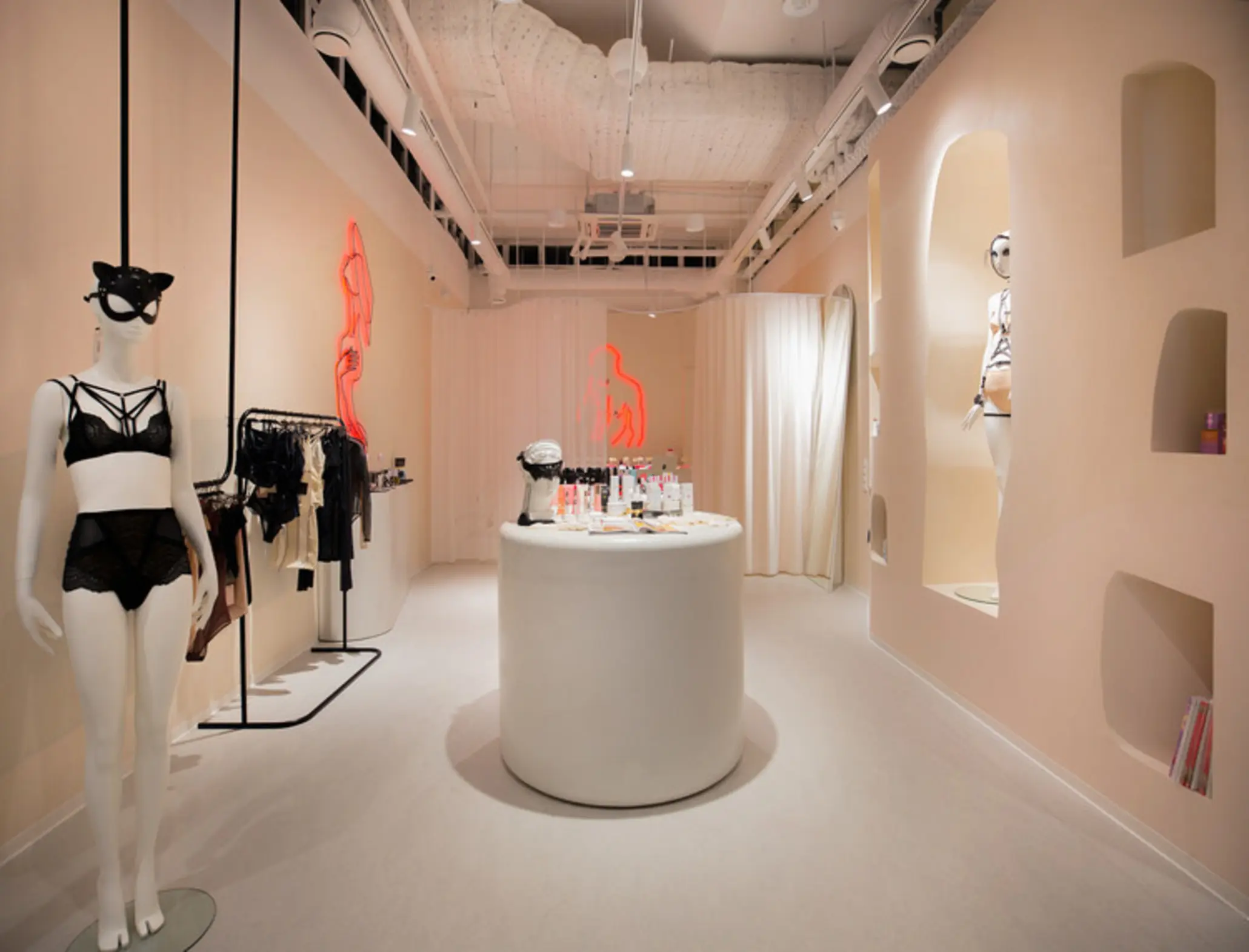 Fabulously Answered Questions Boutique, Moskva, Russia