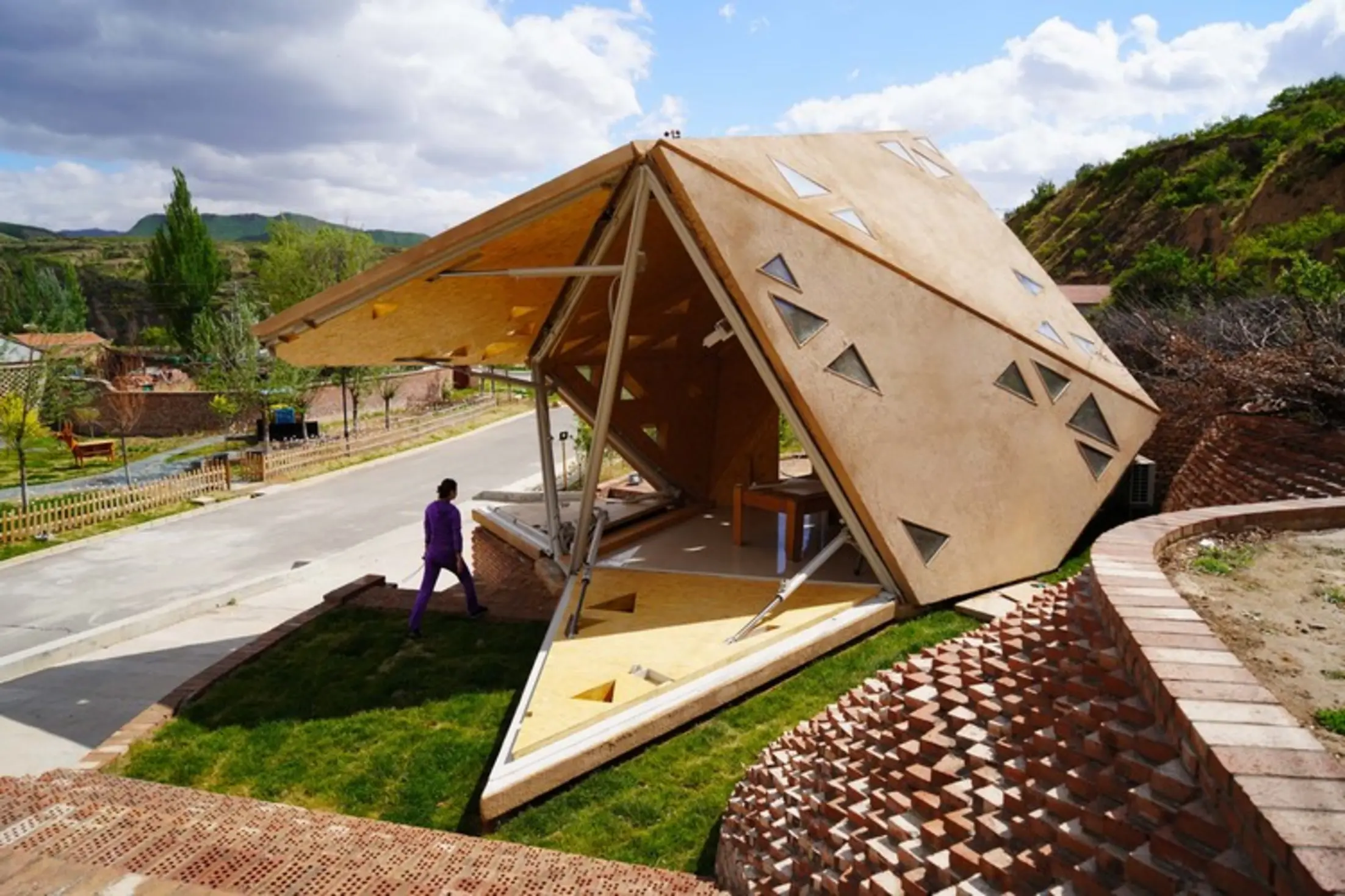 Operable Interactive Village Hut, Baoding, China