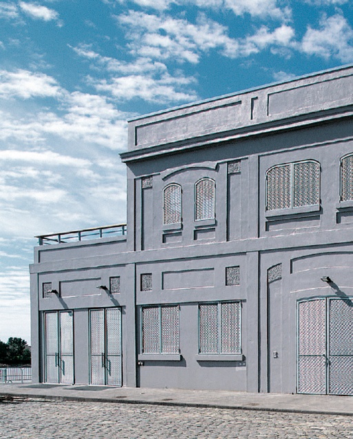 Exhibition Hall in a 1930 Hangar, Bordeaux