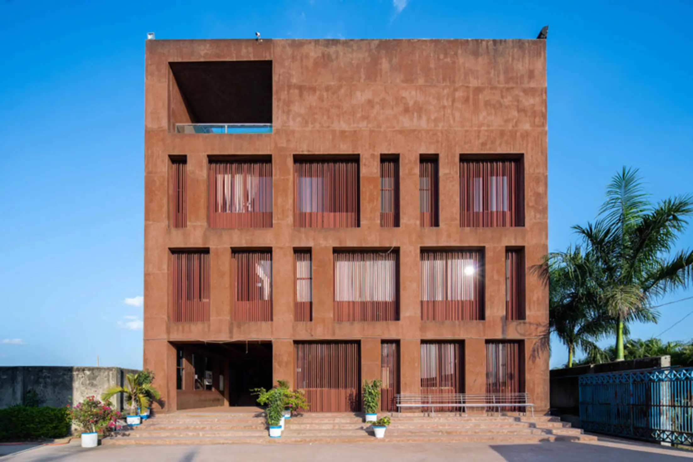 Dhaka International University Administrative Building, Dhaka