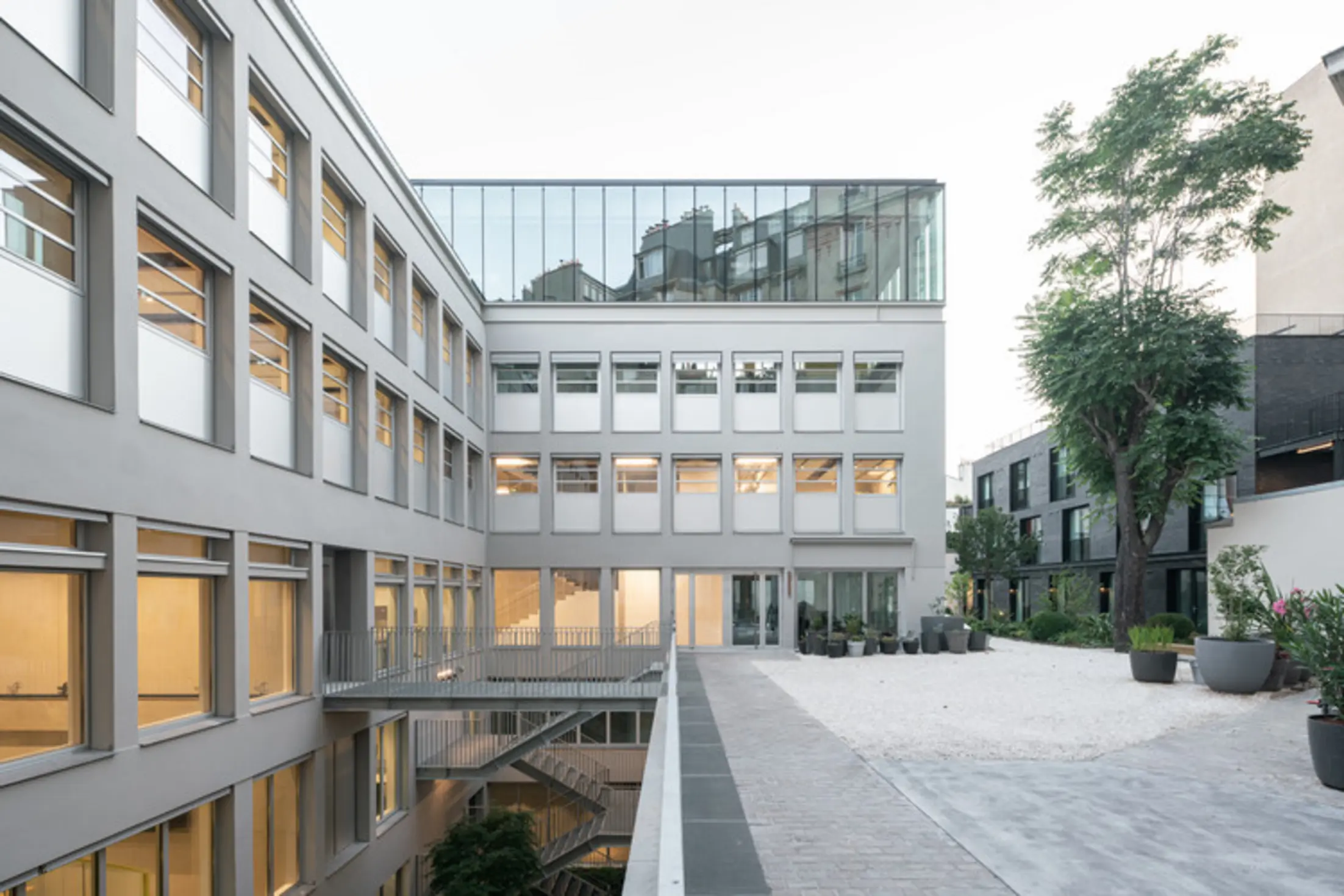 Deskopolitan Renovation, Paris, France