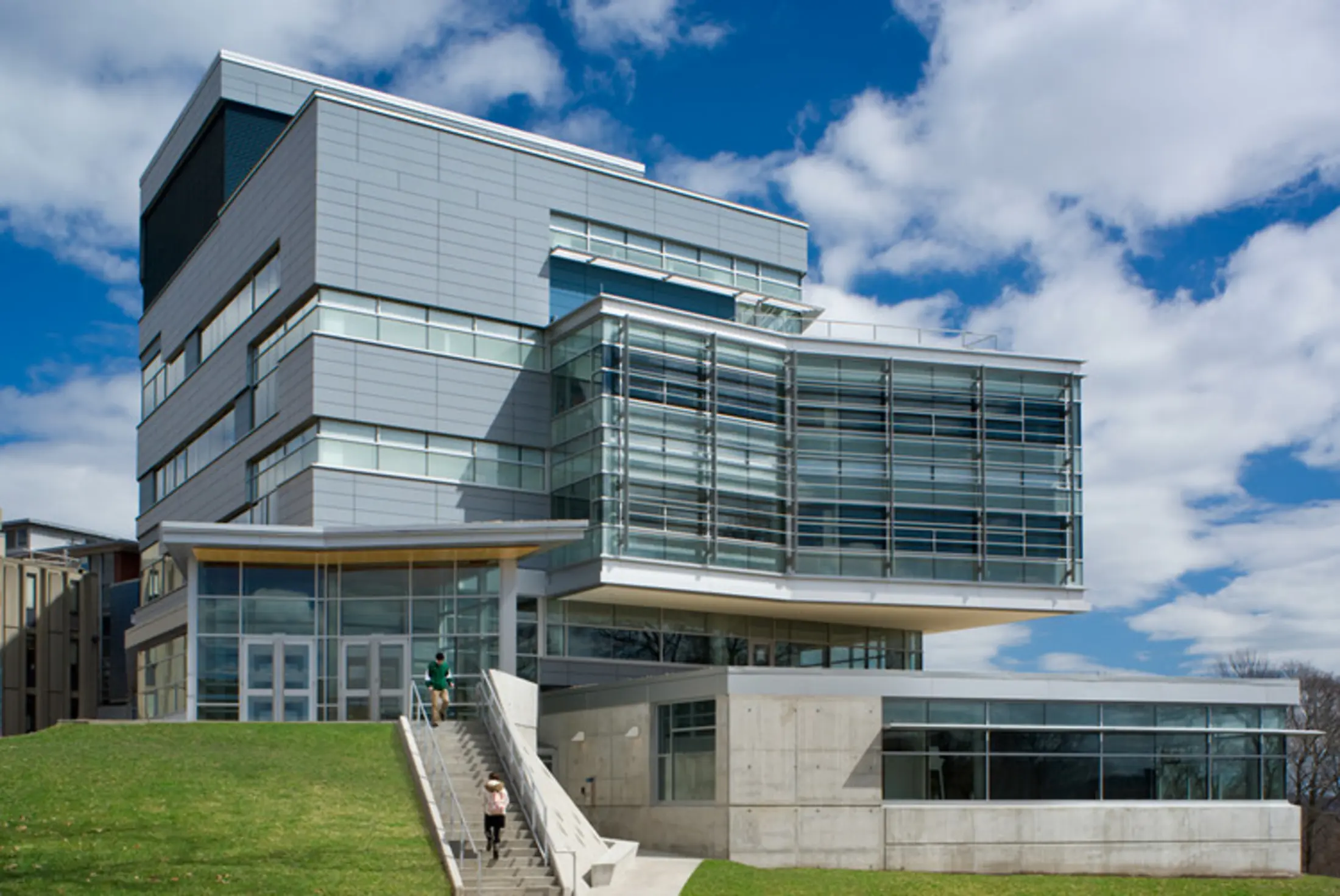 Carl J. Shapiro Science Center, United States