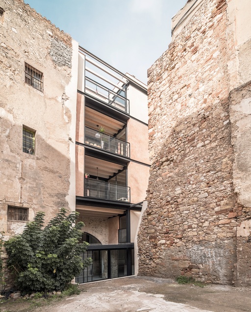 Renovation of apartment building in Tarragona, Tarragona