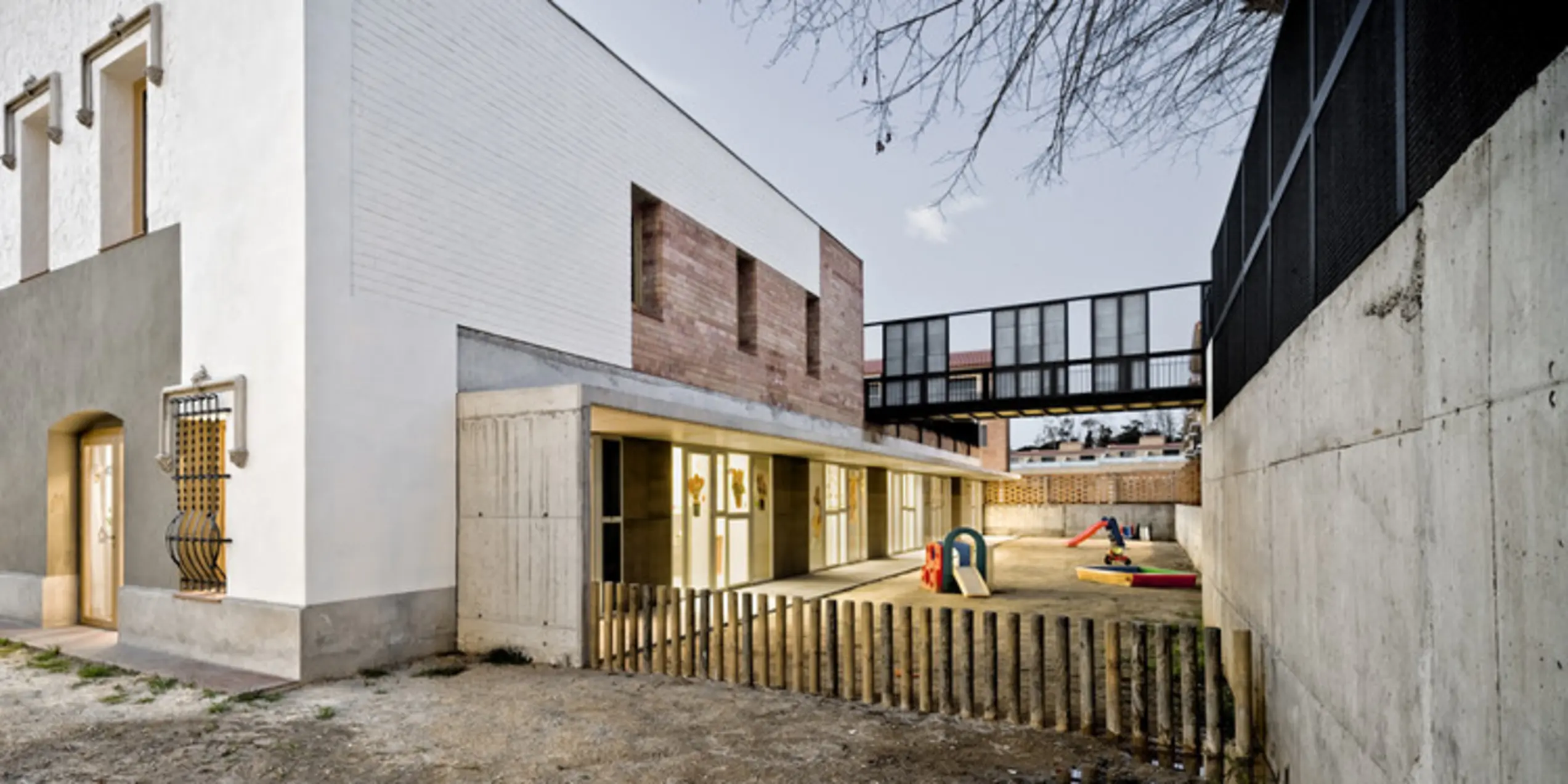 Escola Bressol en Vilanova del Vallés by David Sebastian + Gerard Puig Arquitectes (2010) — Vilanova Del Vallès, Spain