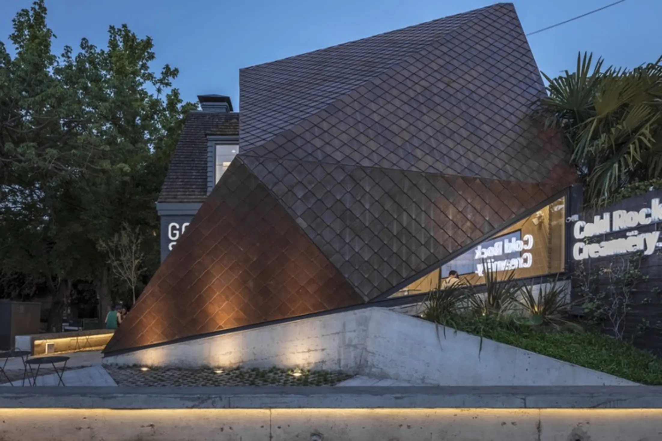 Goodsten, Martínez, Argentina