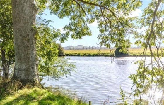 Land for sale in Oxfordshire photo