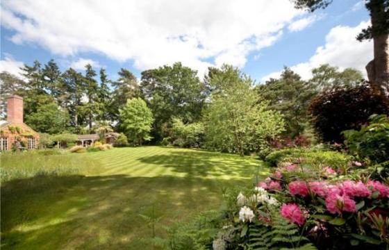 Land for sale in Weybridge, Surrey photo