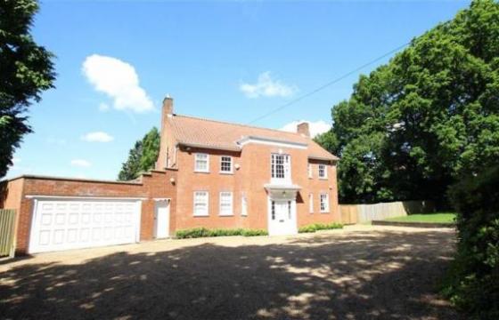 Land for sale in Totteridge, London photo