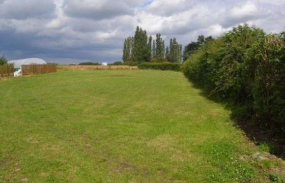 Land for sale in Scotter, Lincolnshire photo