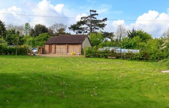 Land for sale in Hereford photo