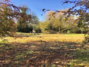 Under Offer, Land for sale in photo