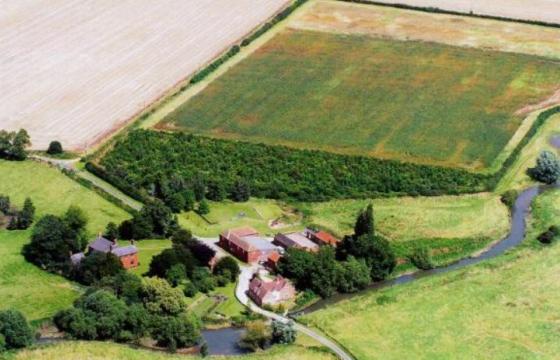 Land for sale in Grantham, Lincolnshire photo