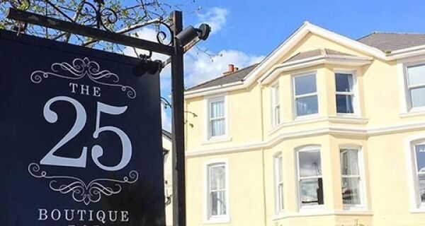 Good and Bad PR: TripAdvisor Awards and gendered lasagne