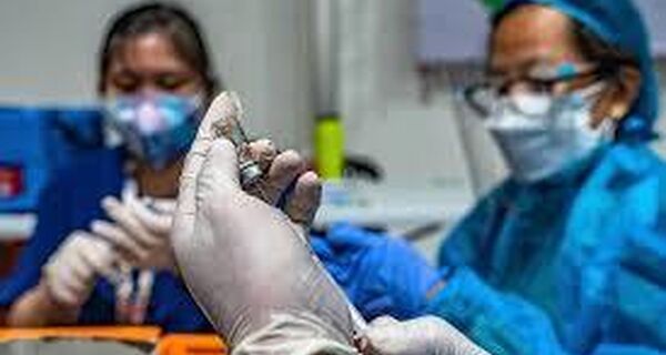 Healthcare News Review 5th Jan 2022: As Covid cases spike in India, rising pressure on healthcare professionals