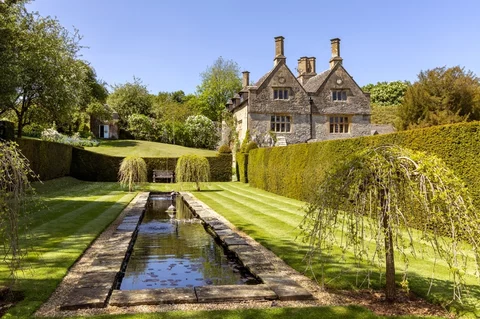 F EATUR Eshutterstock 2319114525 1