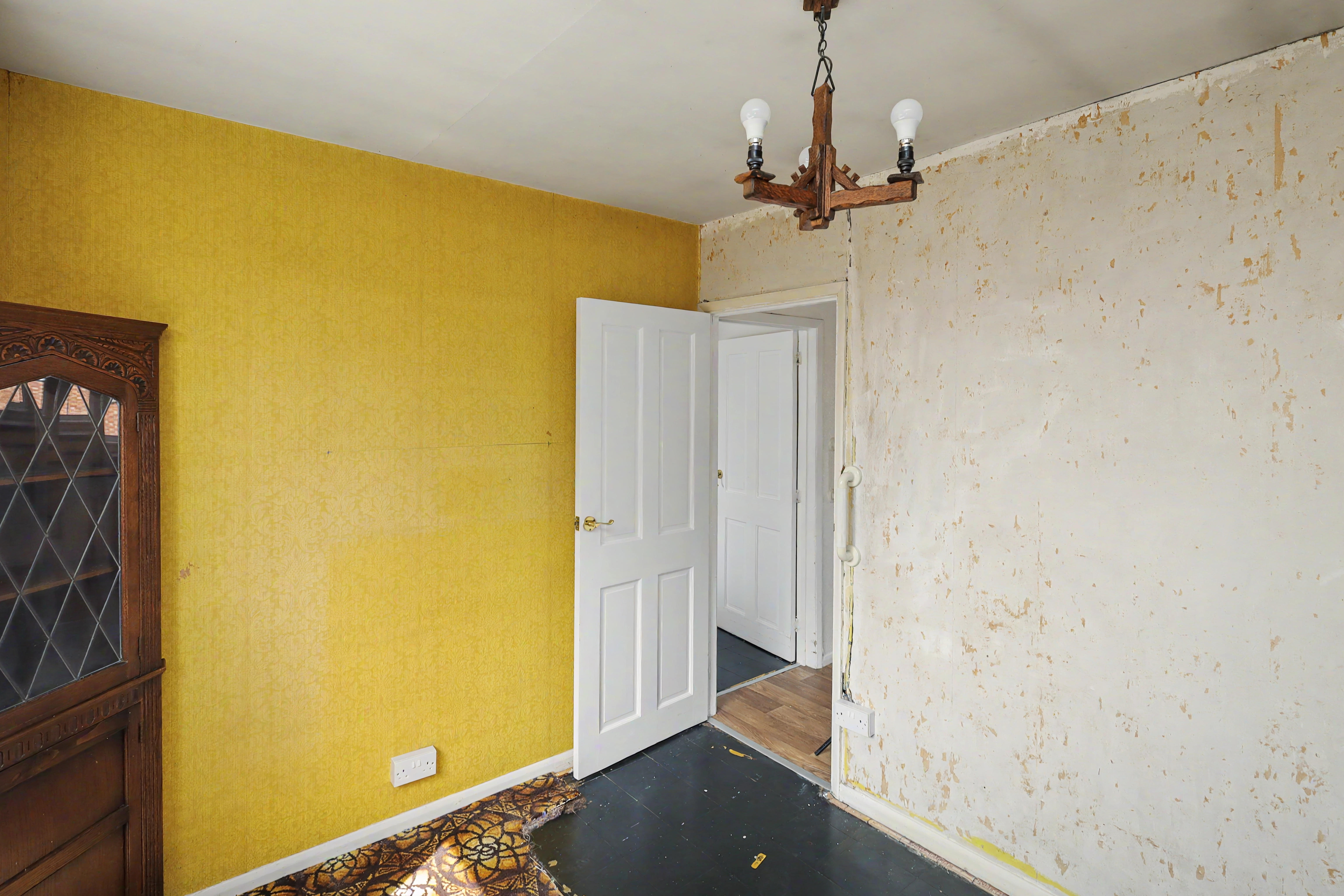 11 - Dining room