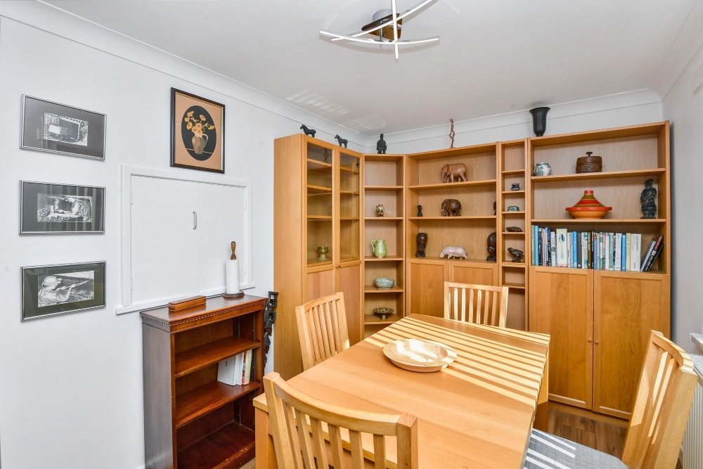 6 - Dining room