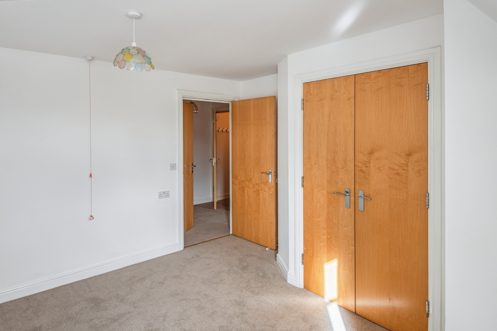 15 - Bedroom 1