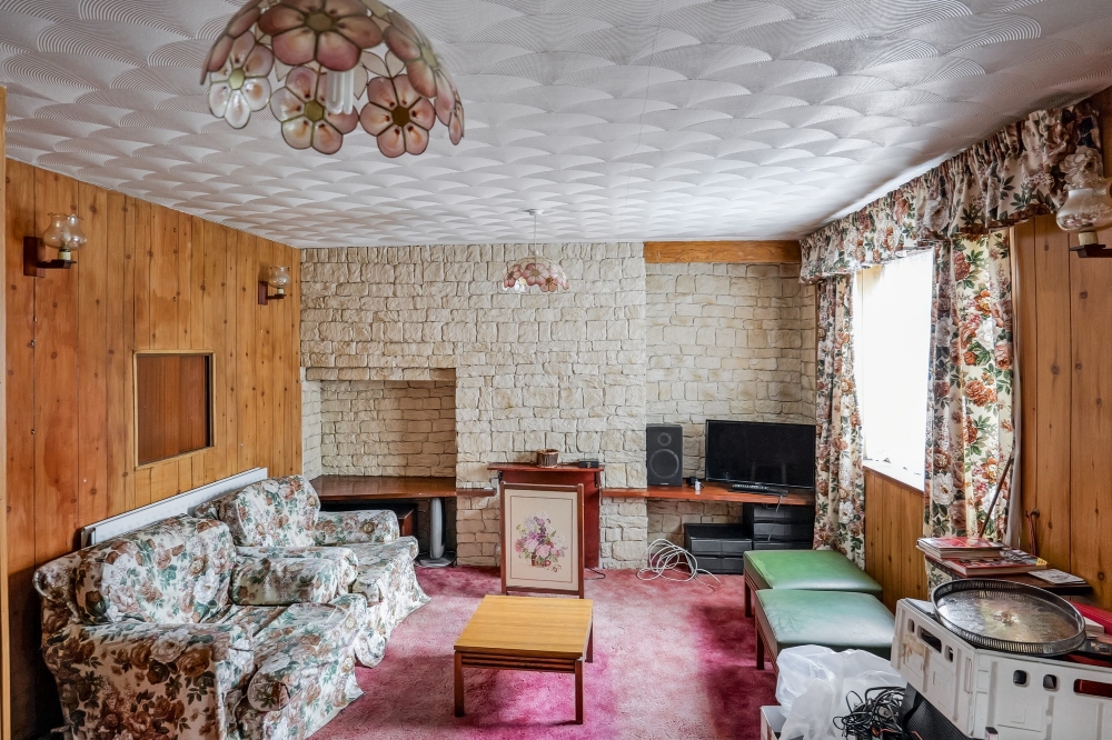 5 - Living room