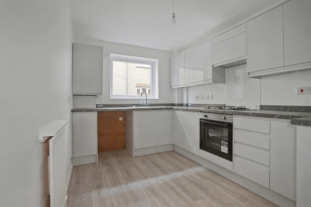 7 - Kitchen