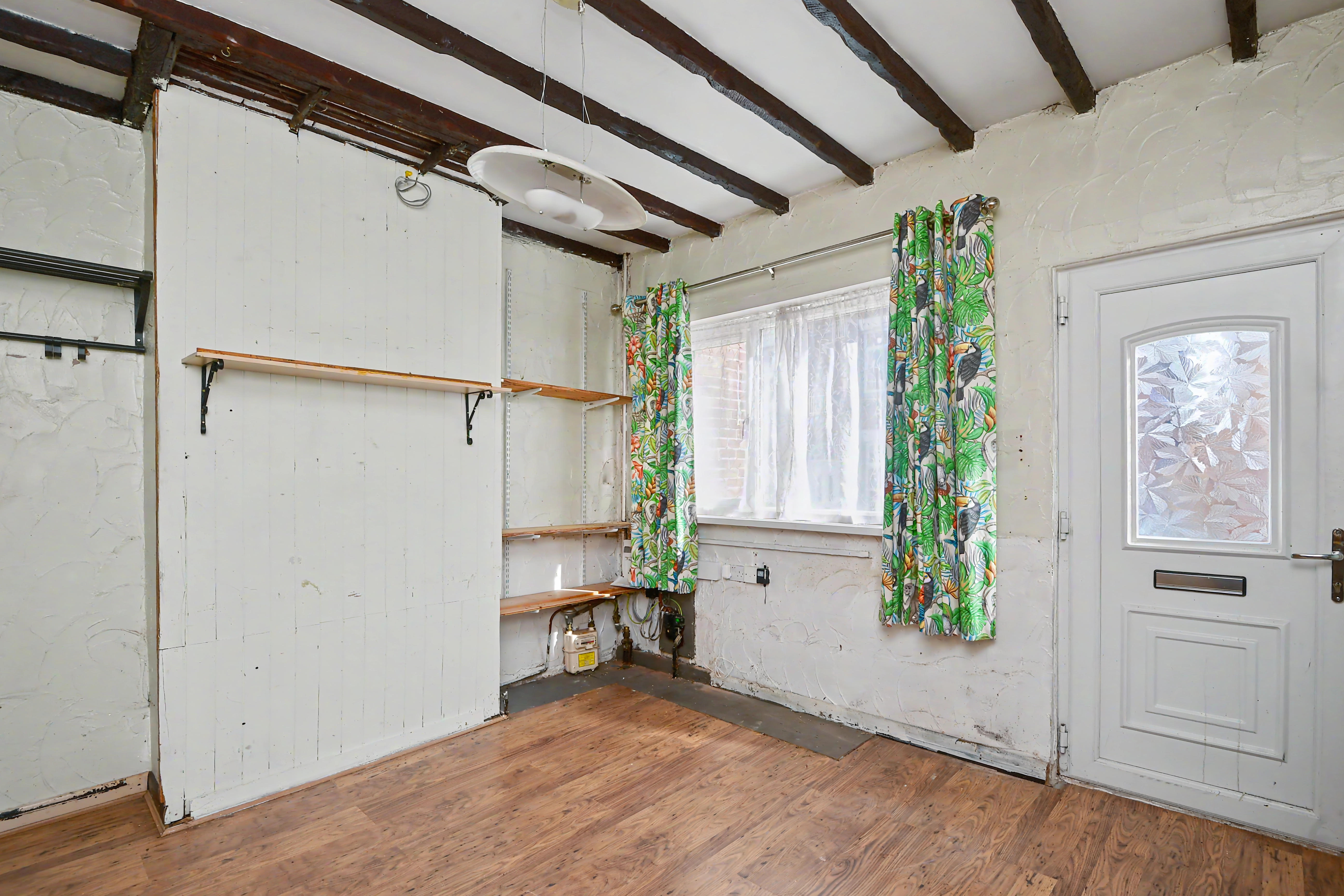 6 - Living room