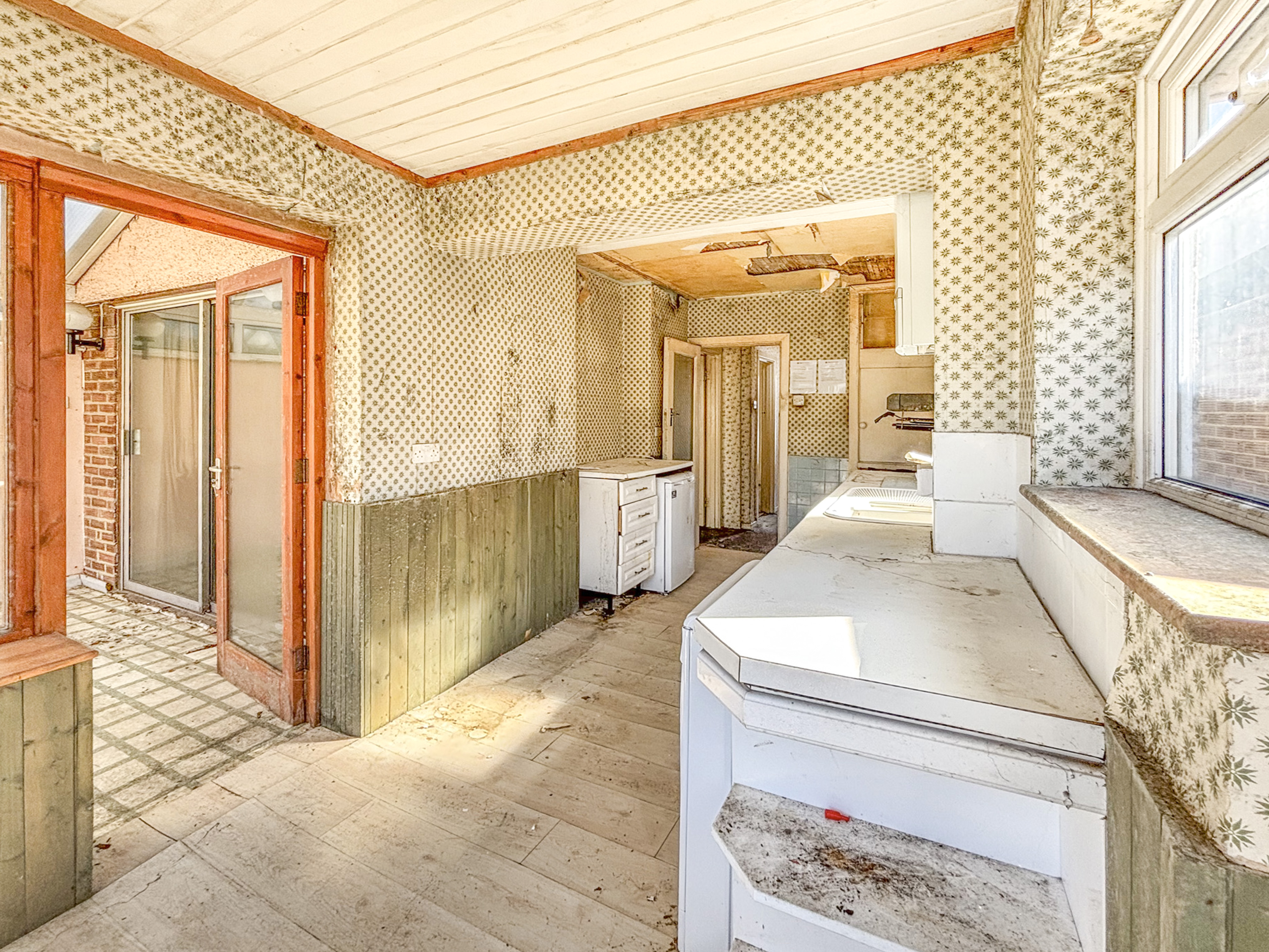 6 -Kitchen