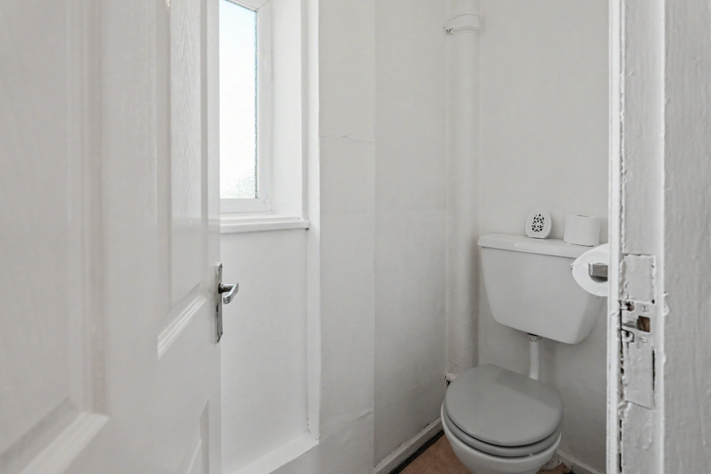 18 - WC
