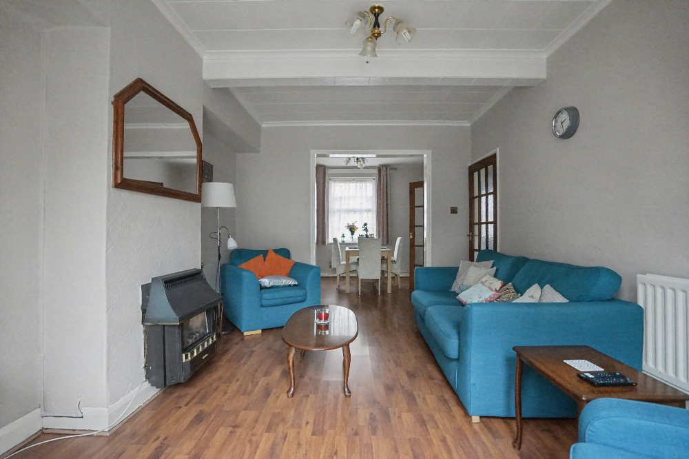 8 - Living room