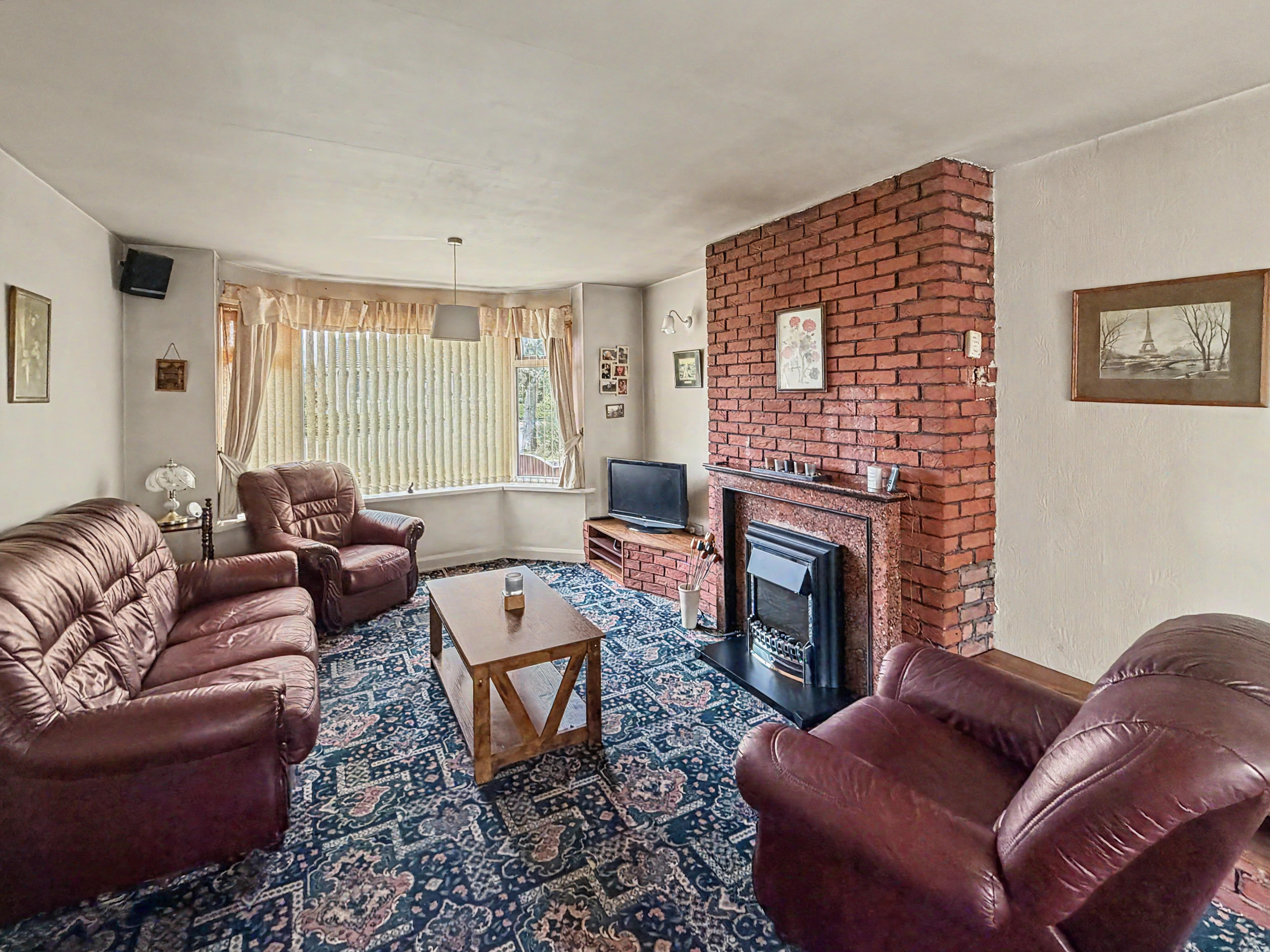4 - Living room