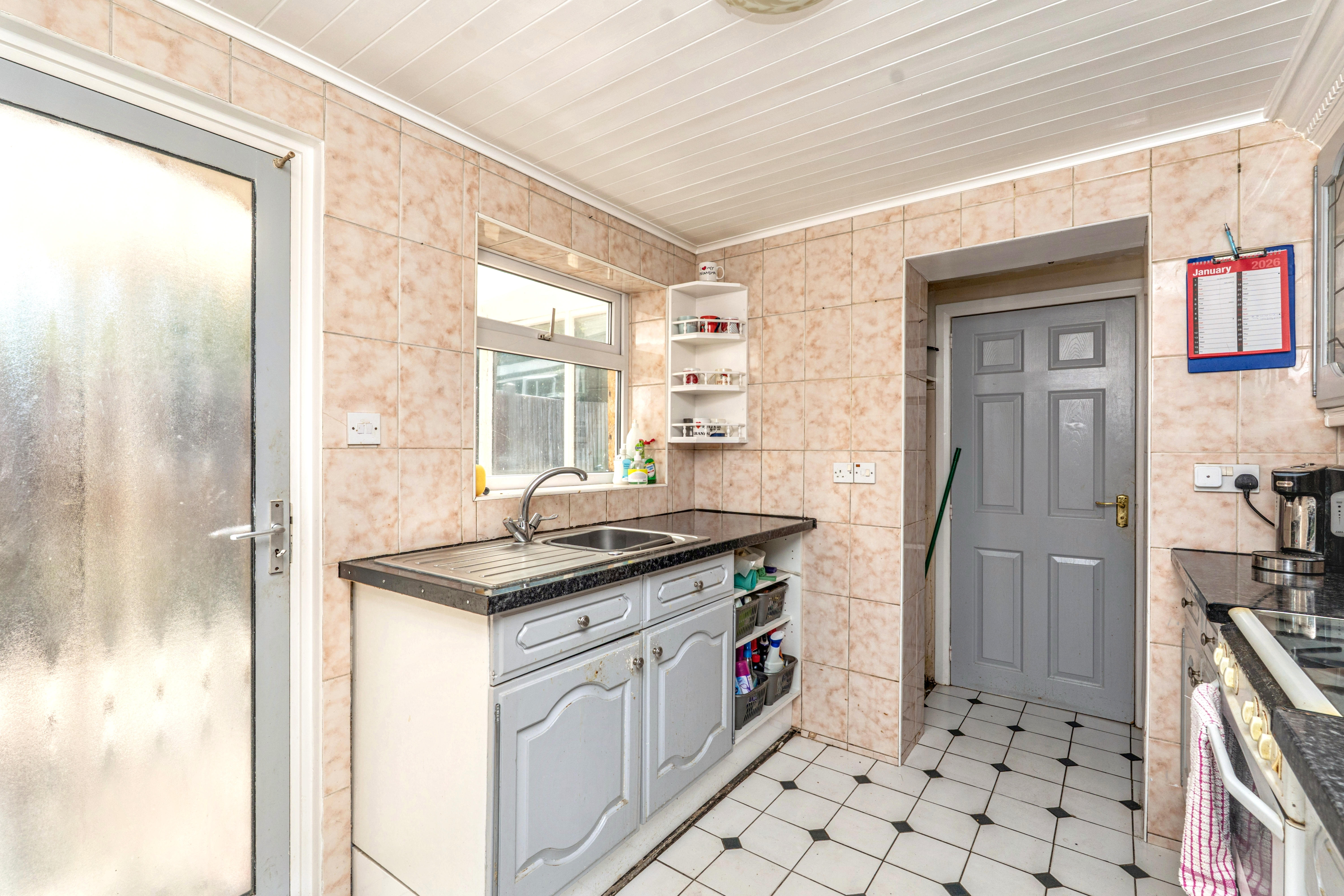 8 - Kitchen