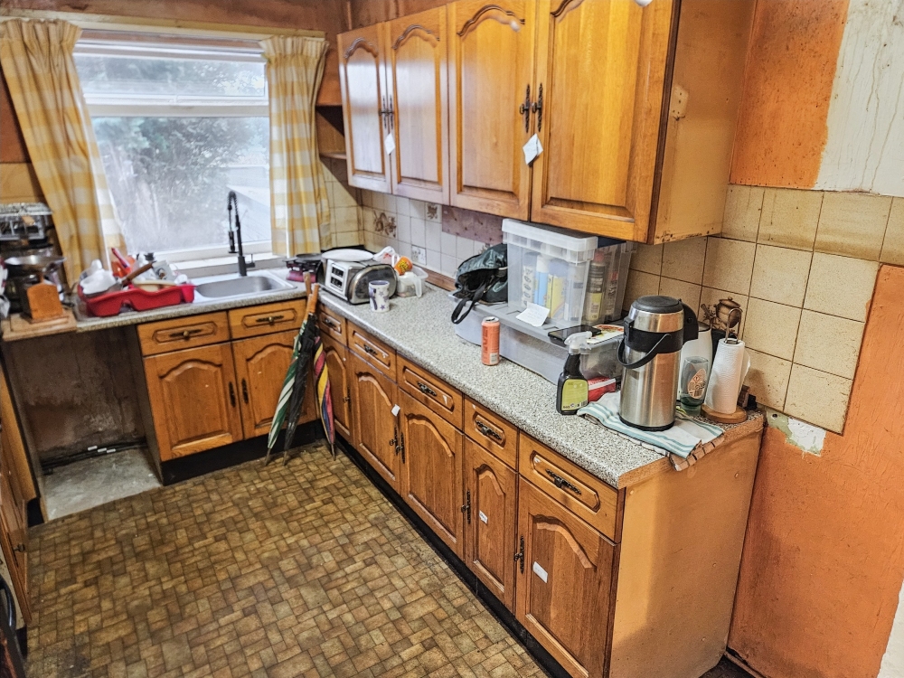 3 - Kitchen