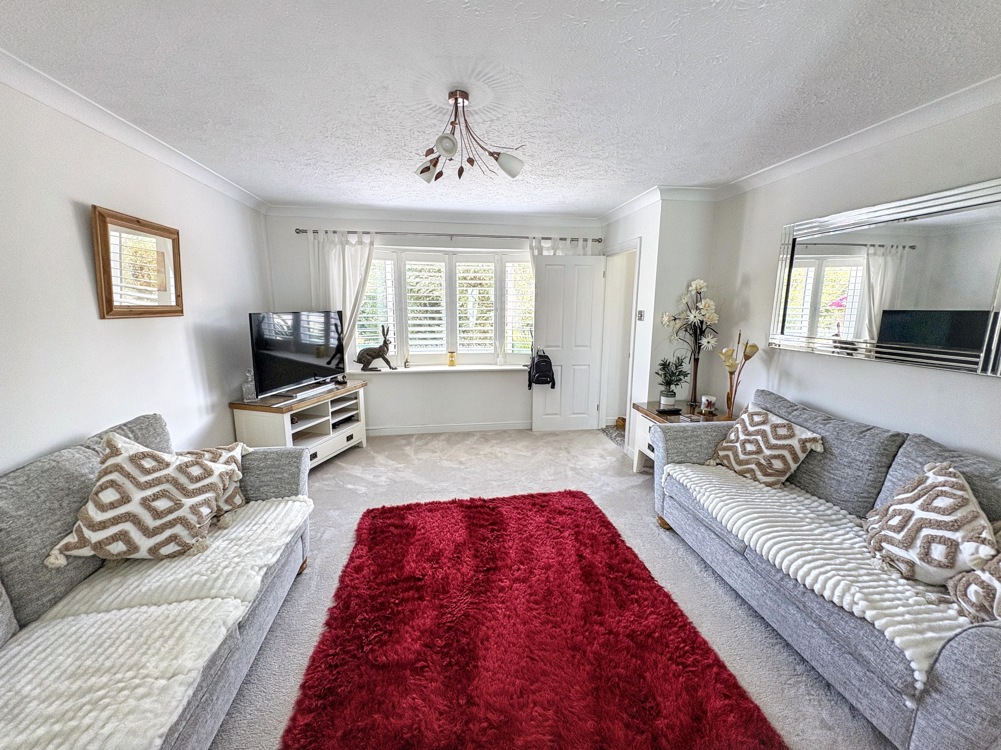 8 - Living room