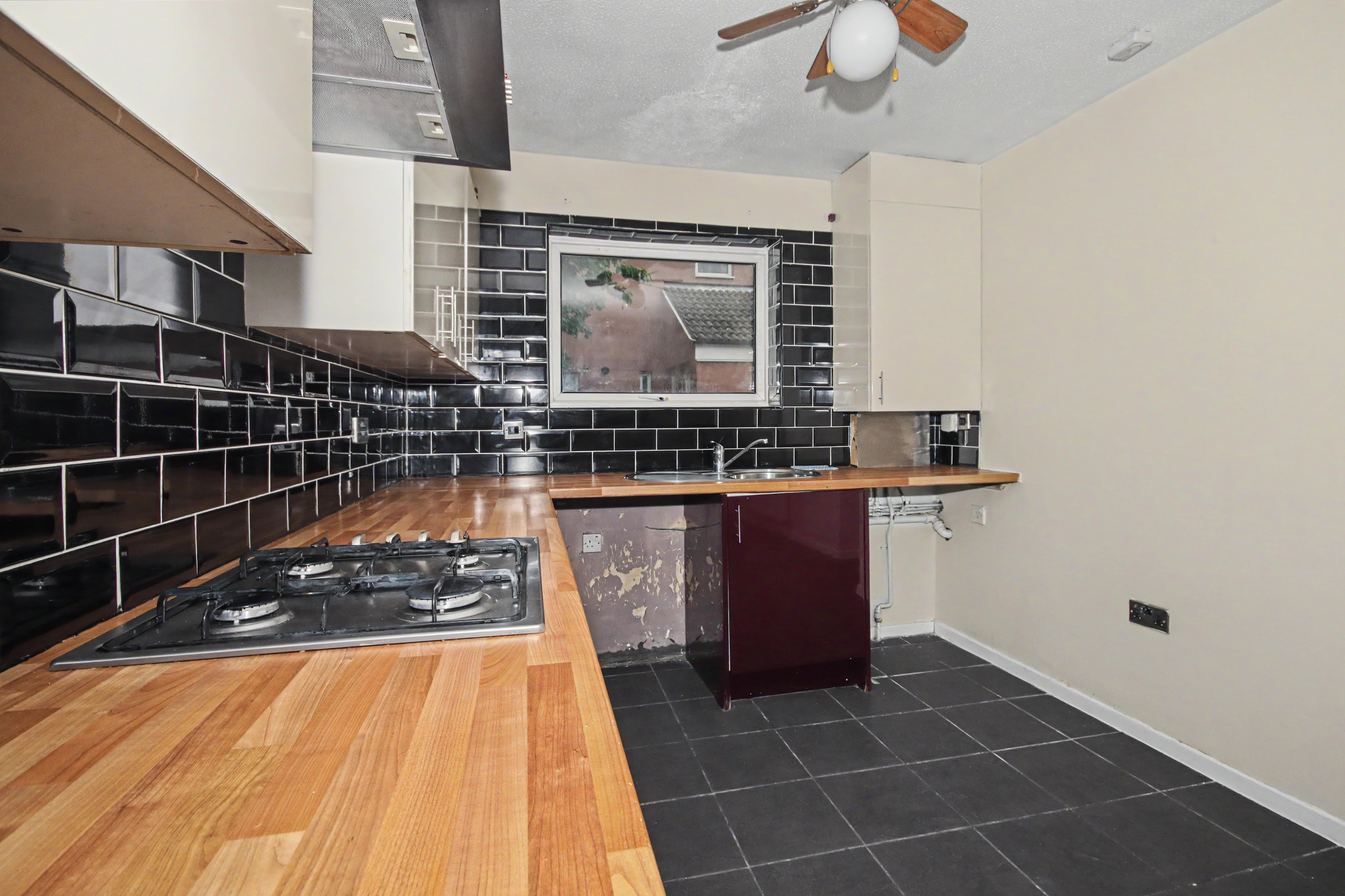 5 - Kitchen