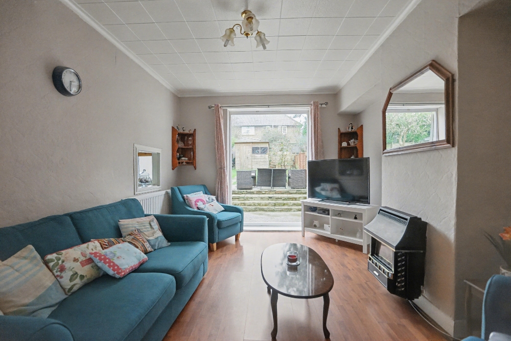5 - Living room