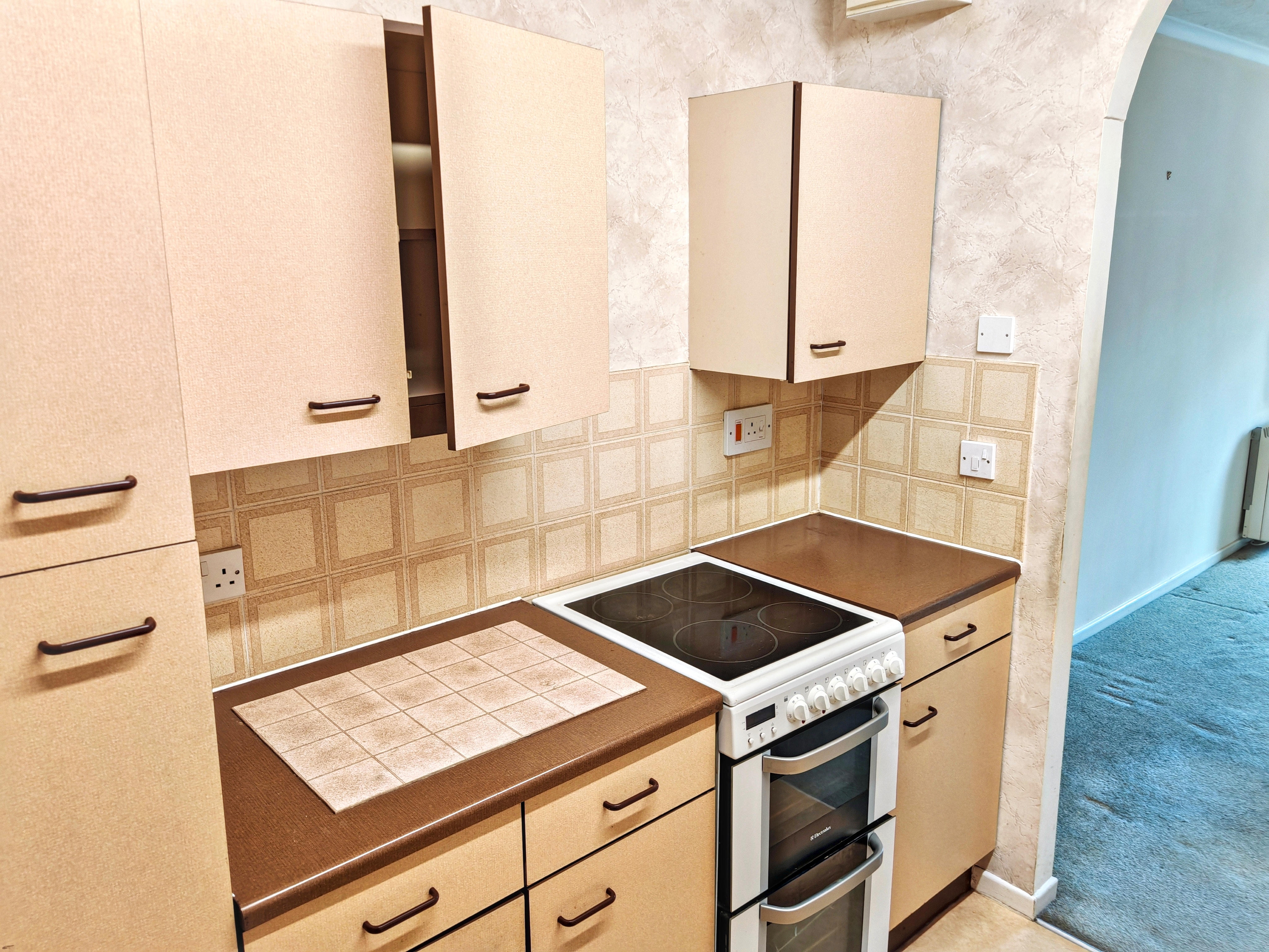 4 - Kitchen