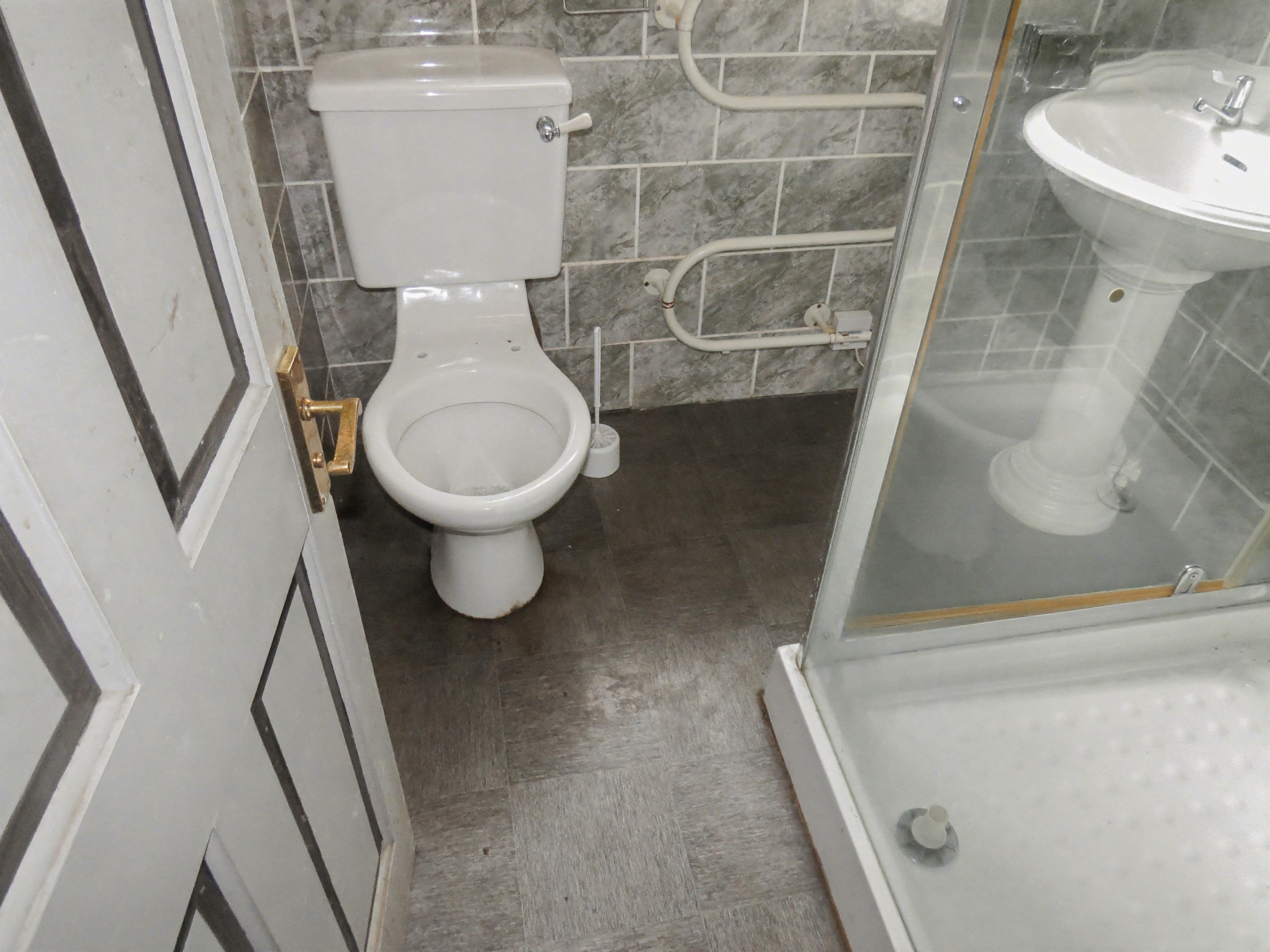 19 - Bathroom