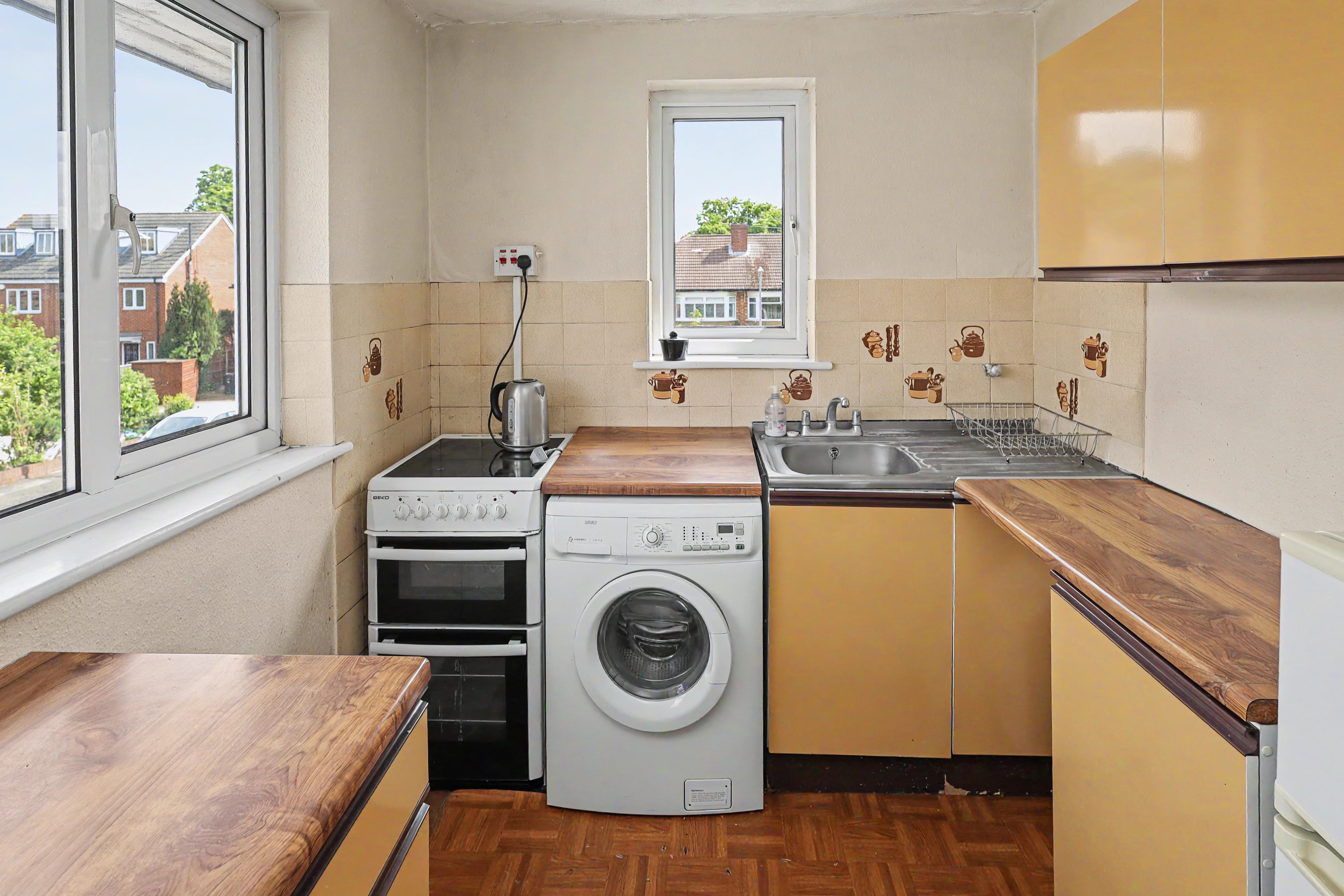 6 - Kitchen
