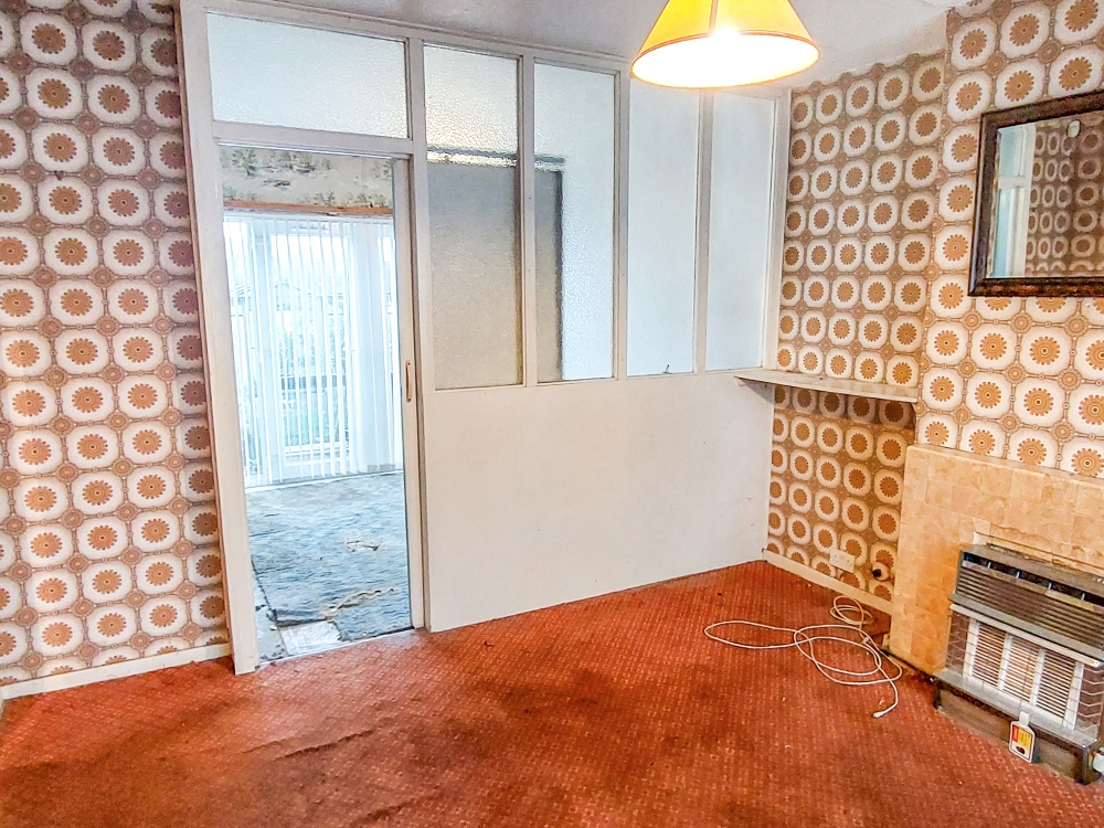 5 - Living room
